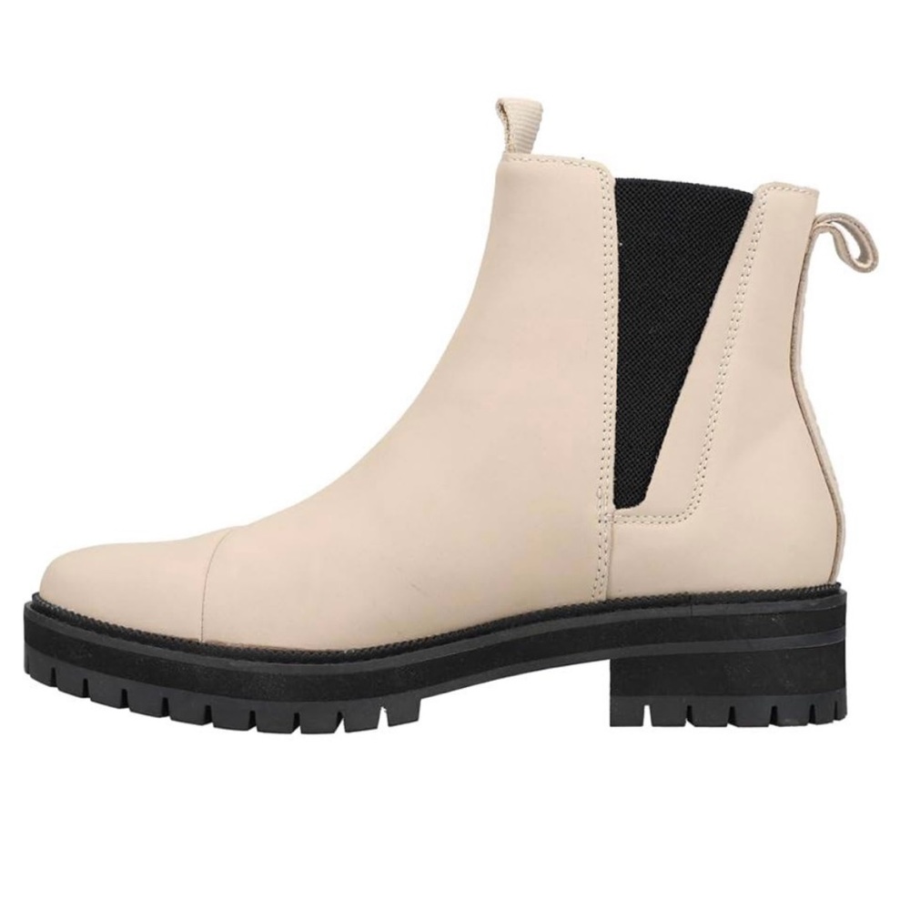 TOMS women’s Dakota boots